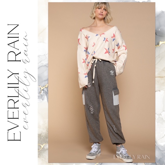 POL Star Print Sweater - Picture 9 of 14